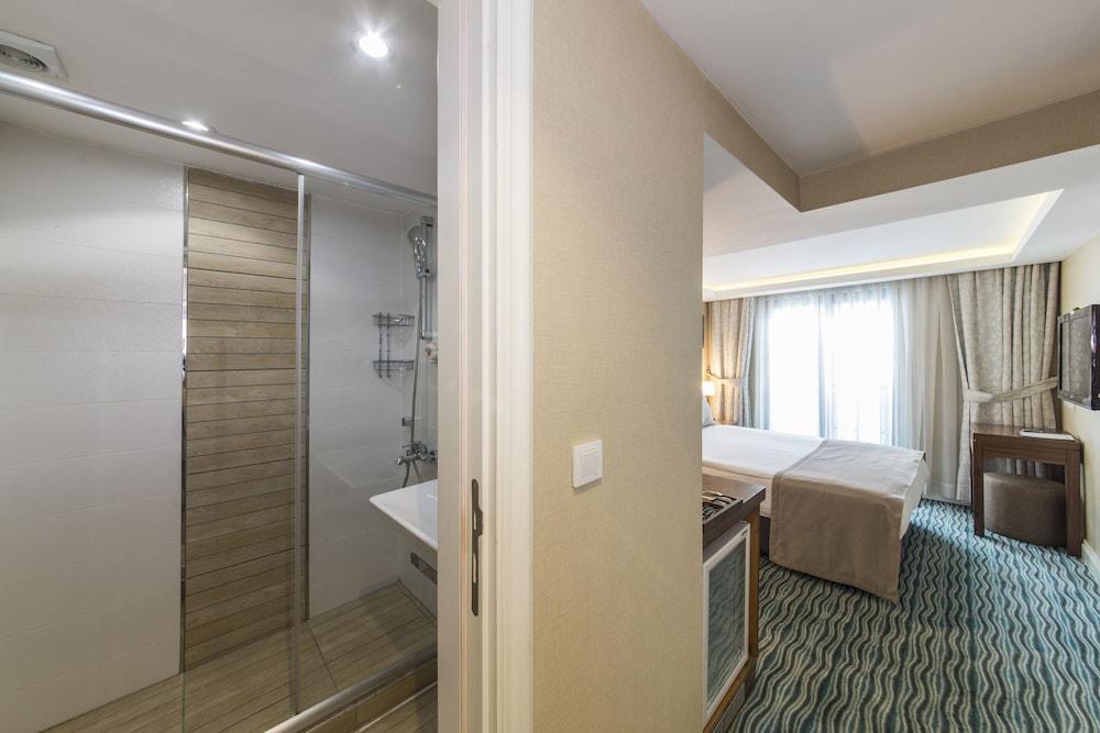 Aston Hotel Taksim Истанбул Екстериор снимка