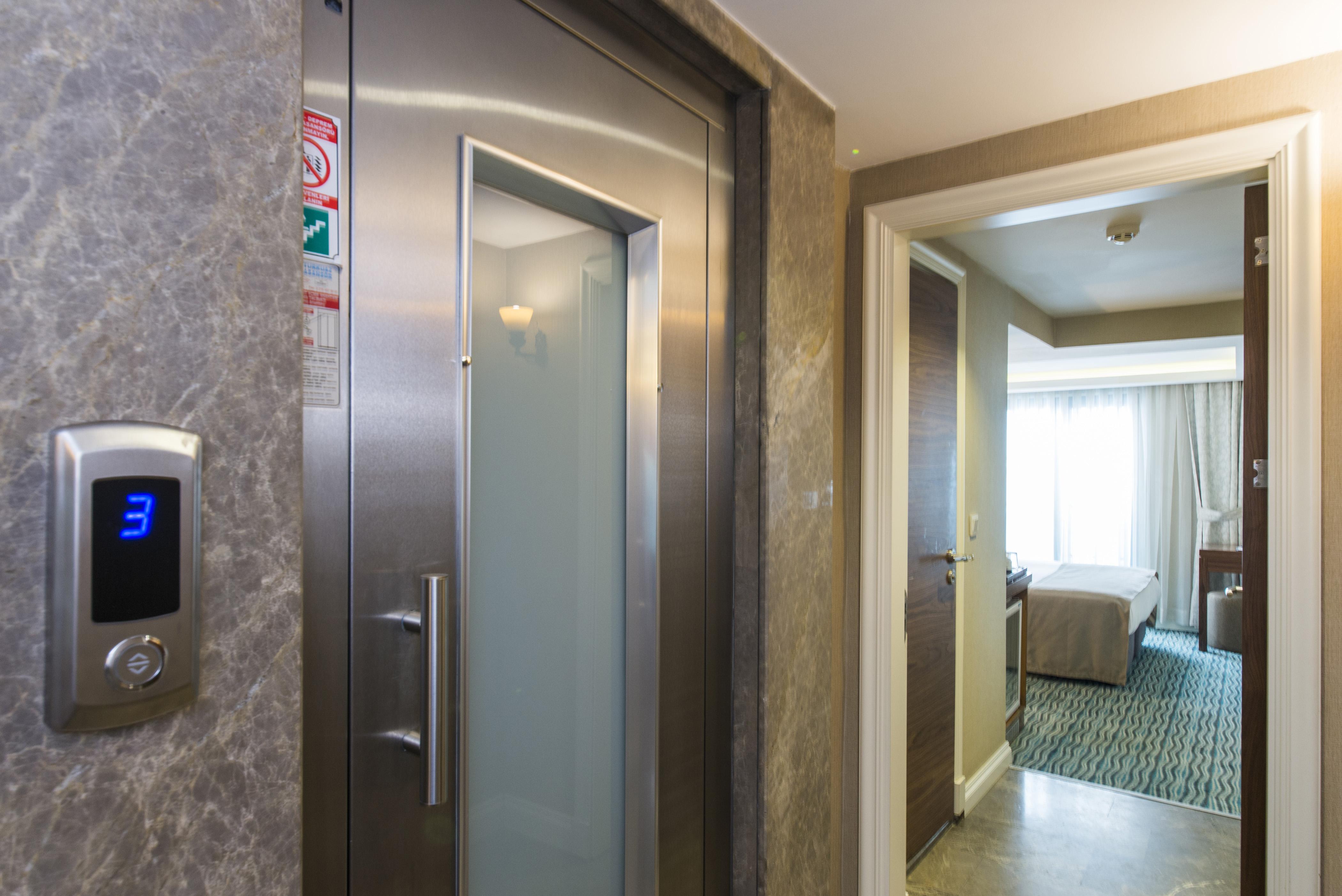Aston Hotel Taksim Истанбул Екстериор снимка
