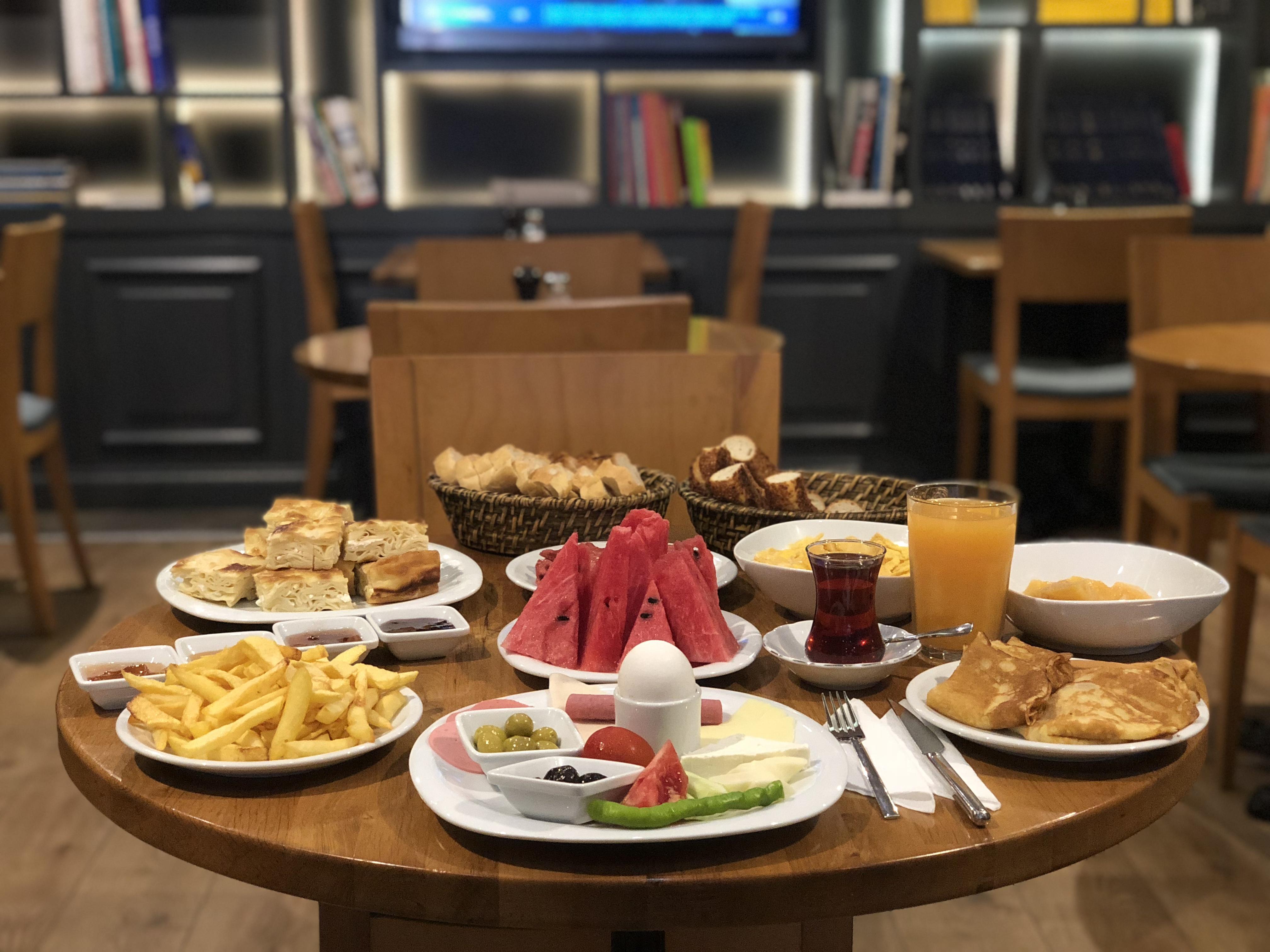 Aston Hotel Taksim Истанбул Екстериор снимка