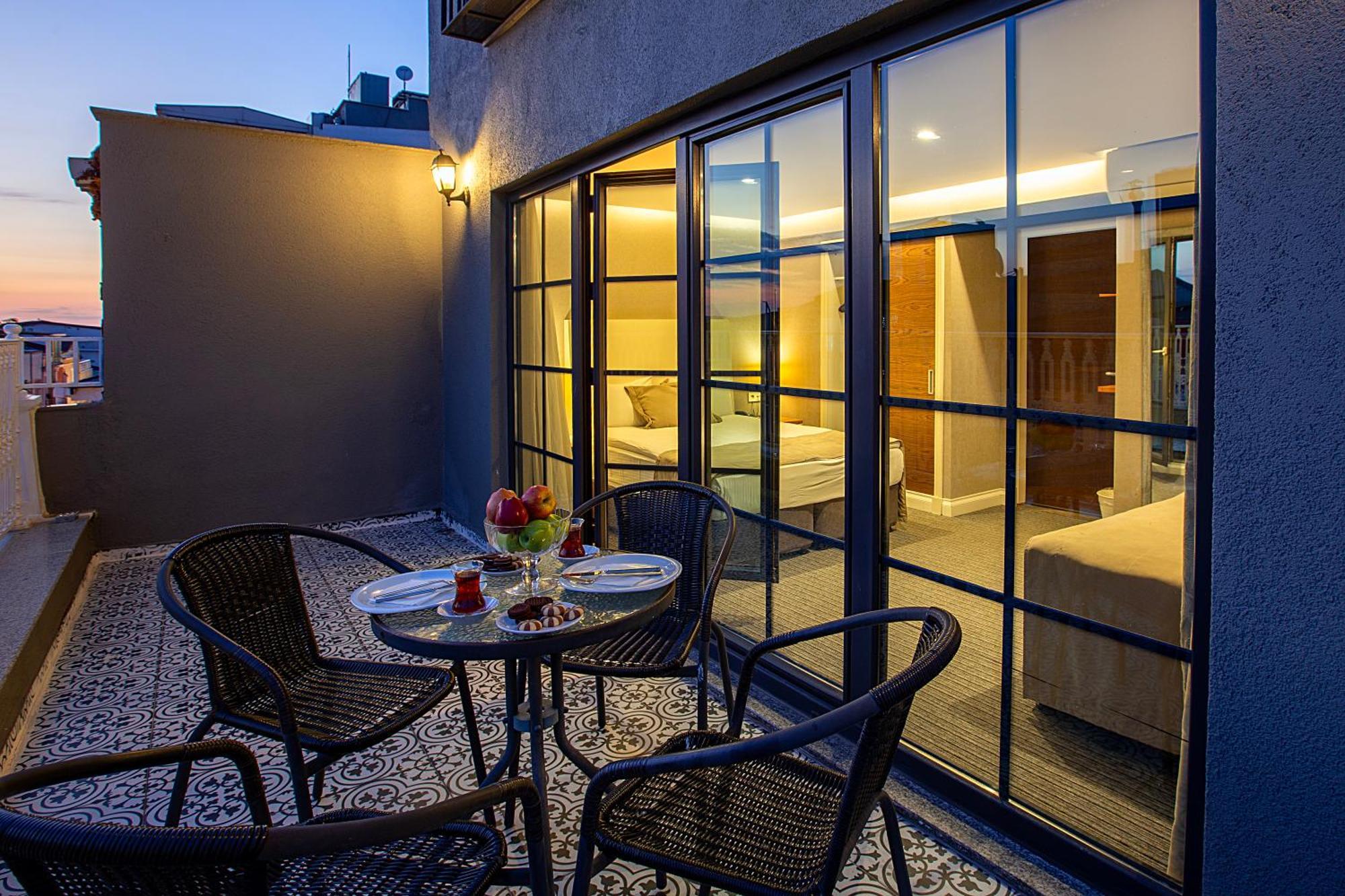 Aston Hotel Taksim Истанбул Екстериор снимка