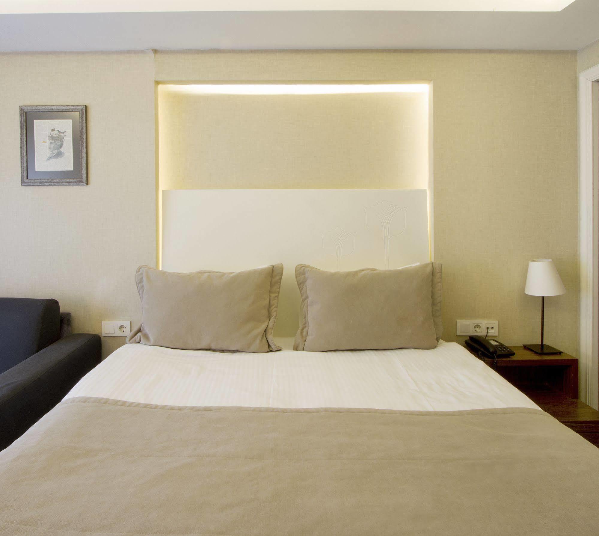 Aston Hotel Taksim Истанбул Екстериор снимка