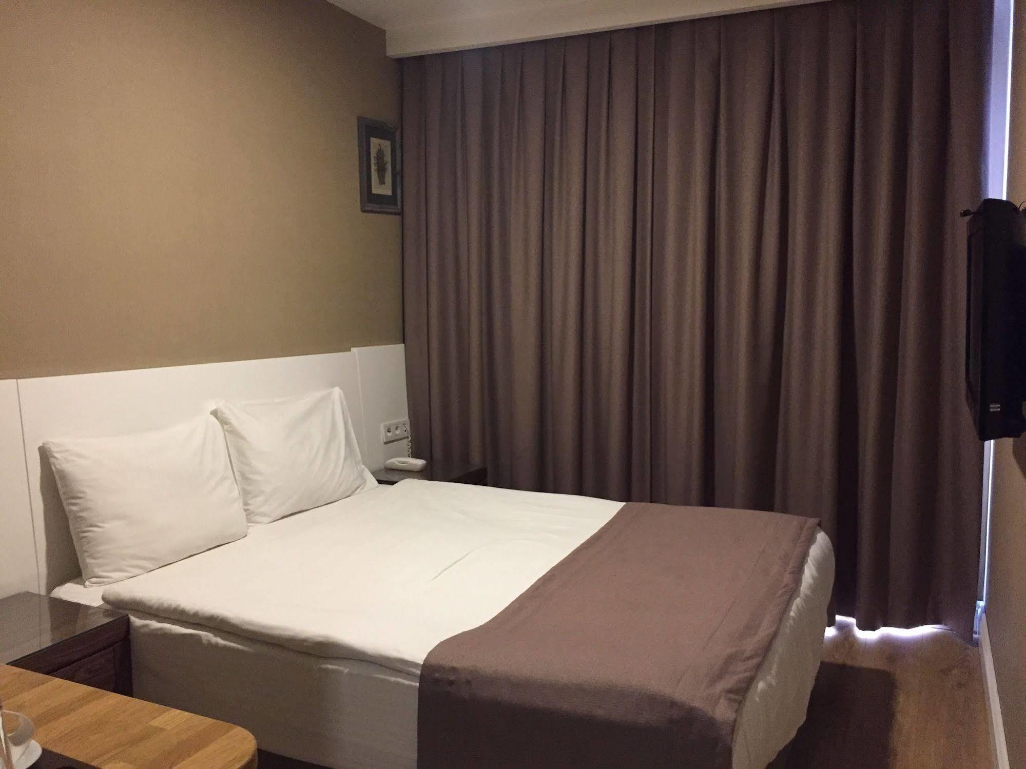 Aston Hotel Taksim Истанбул Екстериор снимка