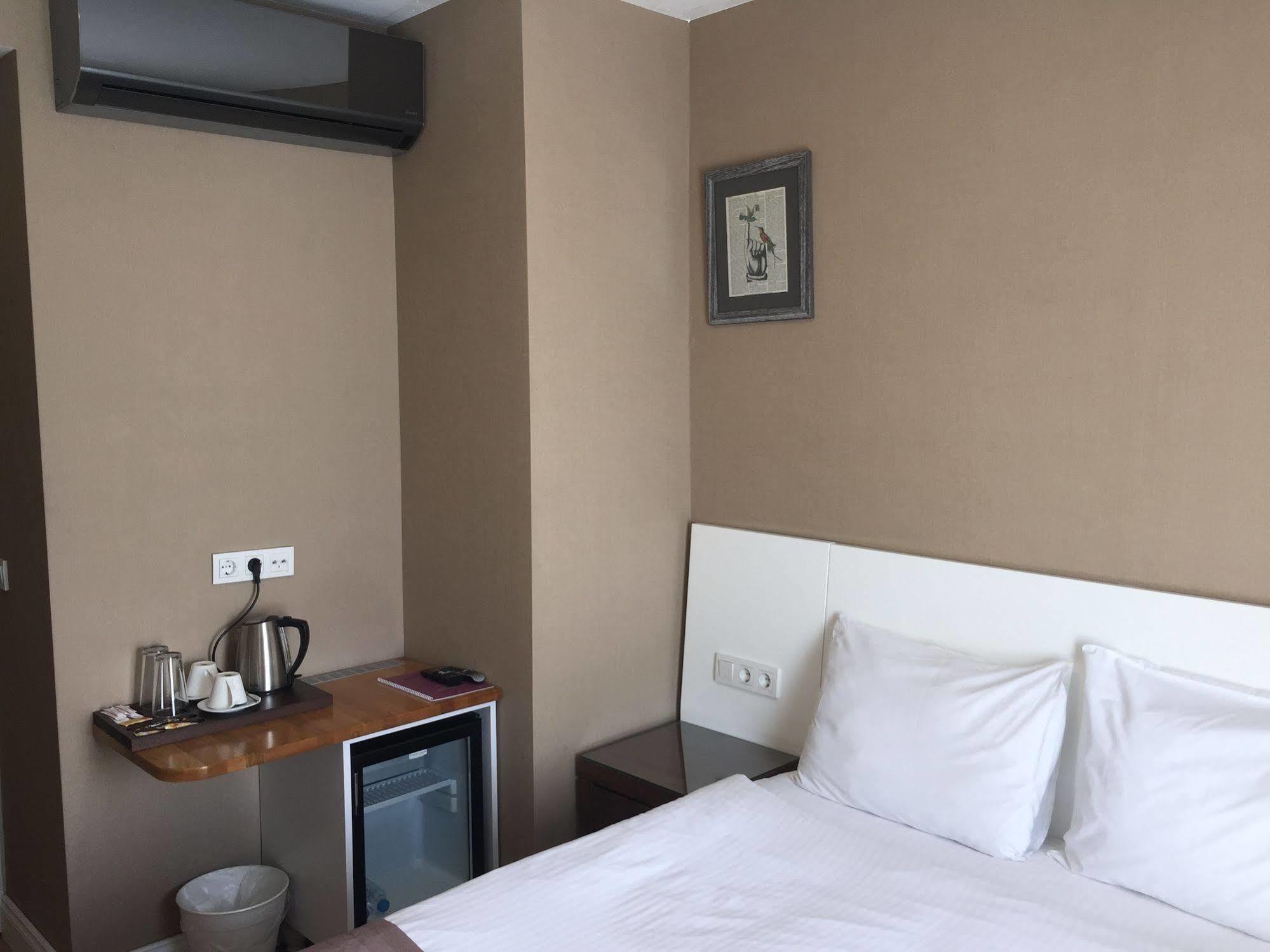 Aston Hotel Taksim Истанбул Екстериор снимка
